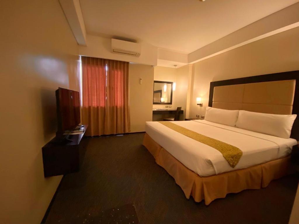 Mallberry Suites Business Hotel Cagayán de Oro Exterior foto