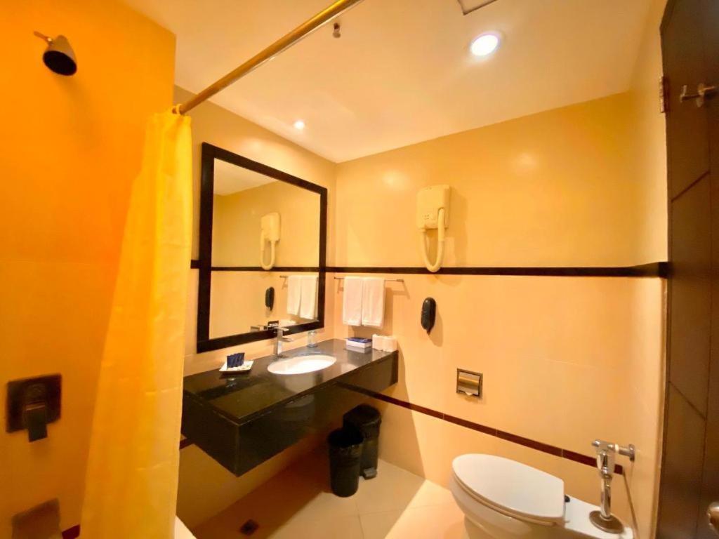 Mallberry Suites Business Hotel Cagayán de Oro Exterior foto