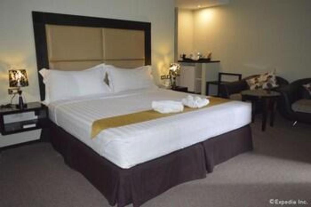 Mallberry Suites Business Hotel Cagayán de Oro Exterior foto