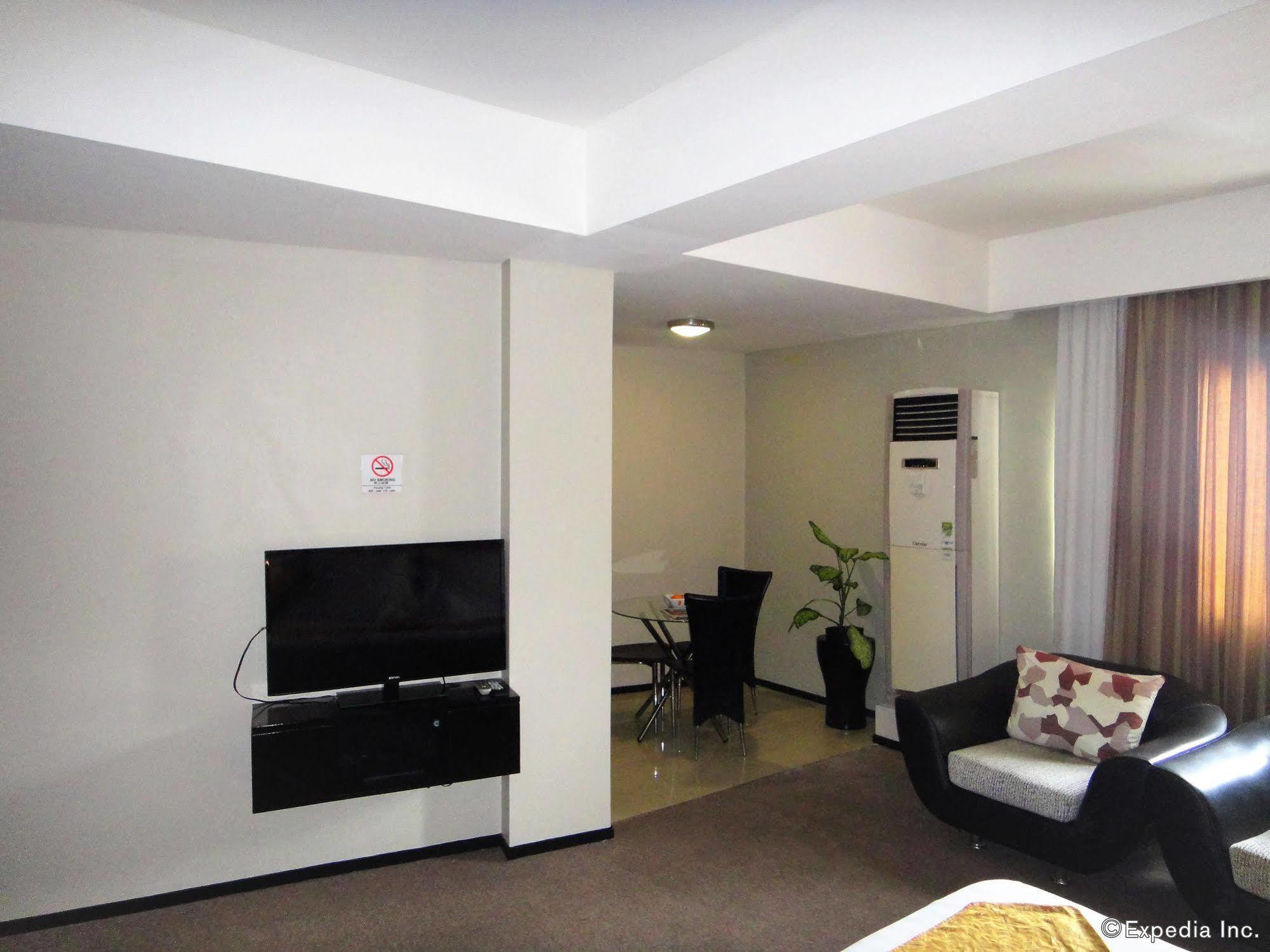 Mallberry Suites Business Hotel Cagayán de Oro Exterior foto