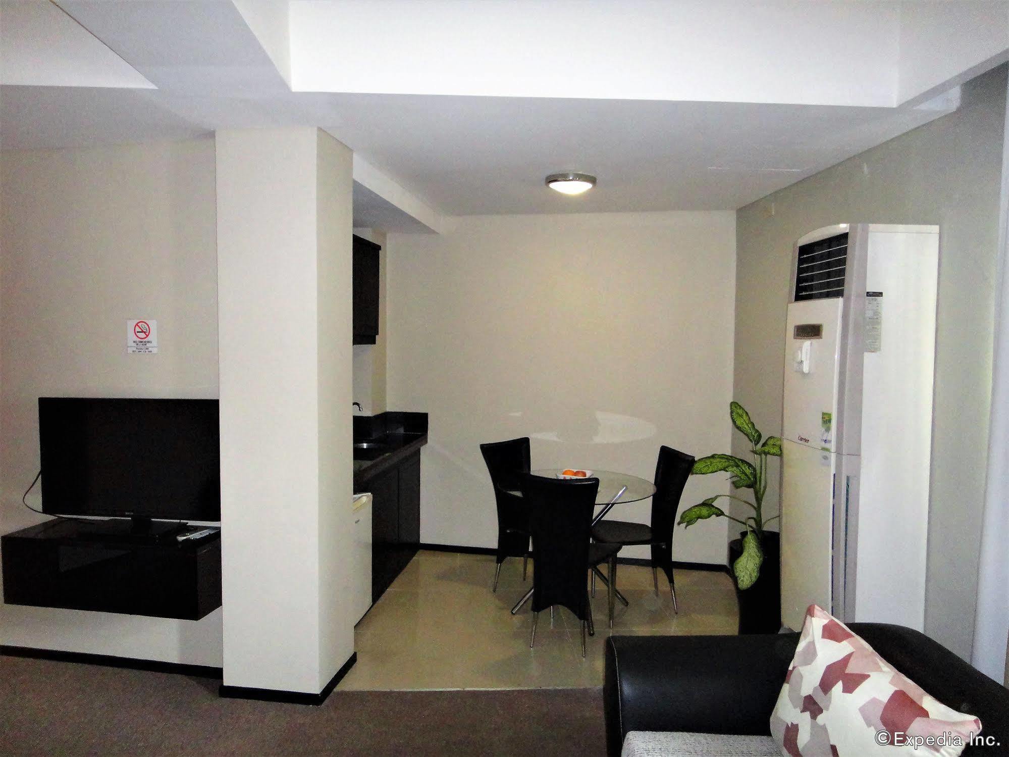 Mallberry Suites Business Hotel Cagayán de Oro Exterior foto