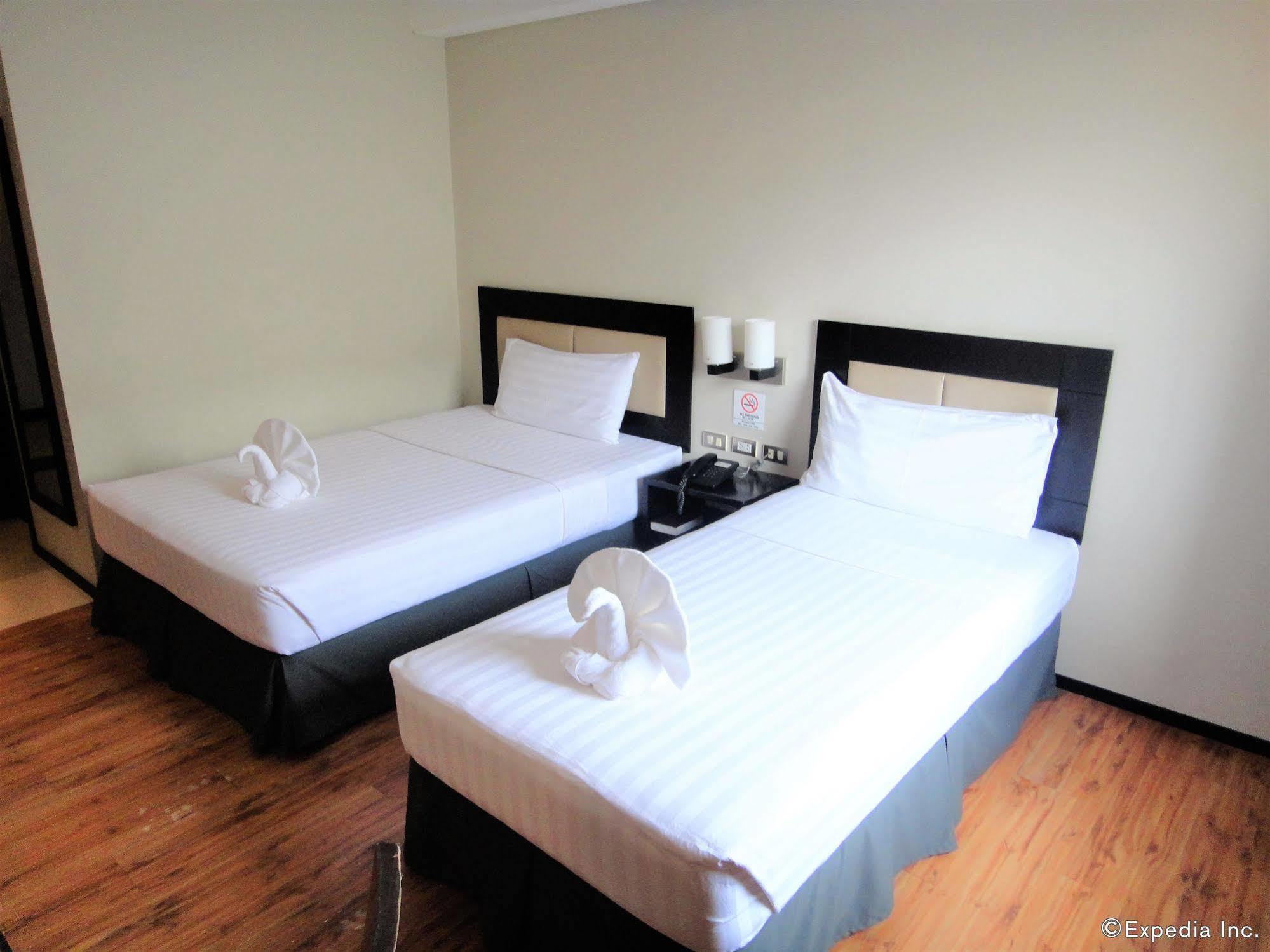 Mallberry Suites Business Hotel Cagayán de Oro Exterior foto