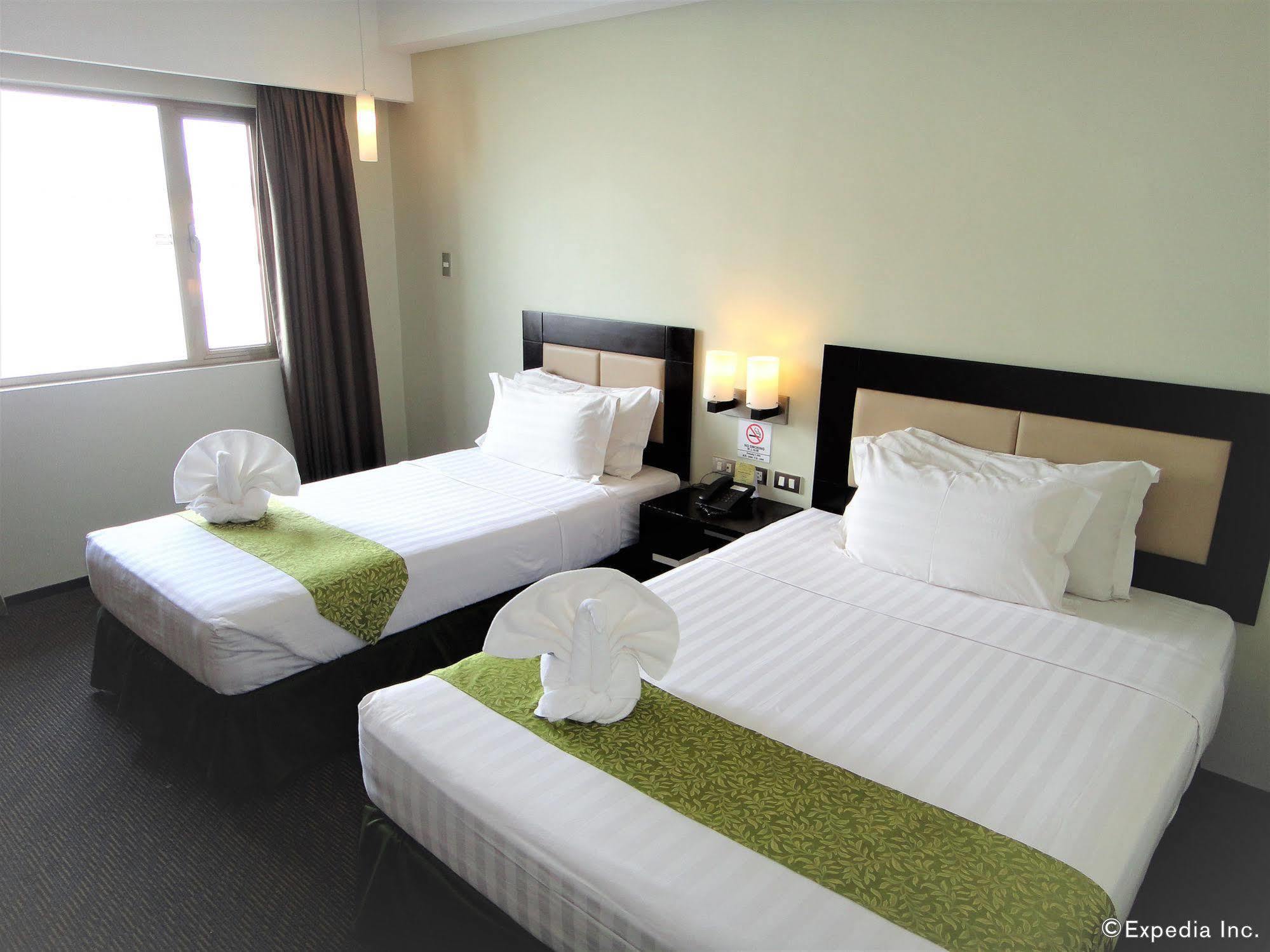 Mallberry Suites Business Hotel Cagayán de Oro Exterior foto