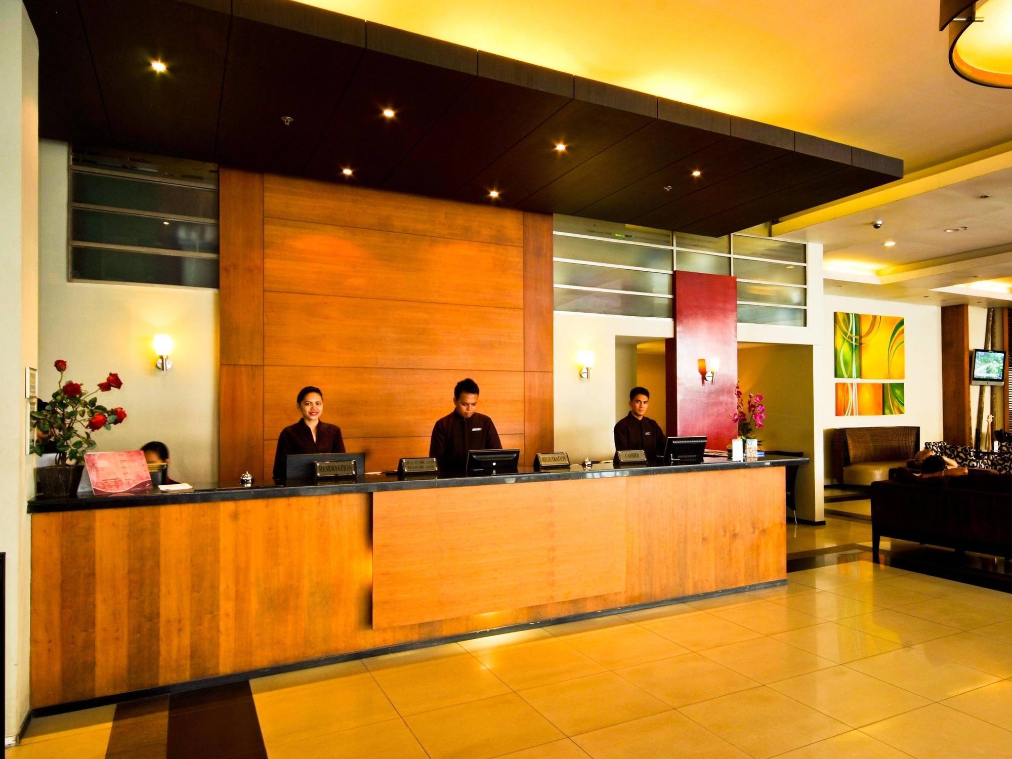 Mallberry Suites Business Hotel Cagayán de Oro Exterior foto