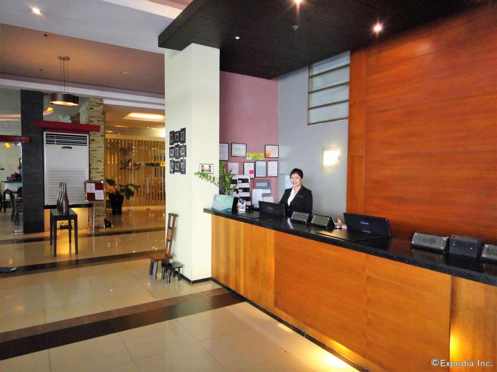 Mallberry Suites Business Hotel Cagayán de Oro Exterior foto